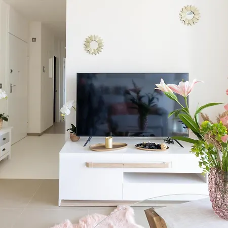 Apartment Intempo Luxury Sky And By Kitti